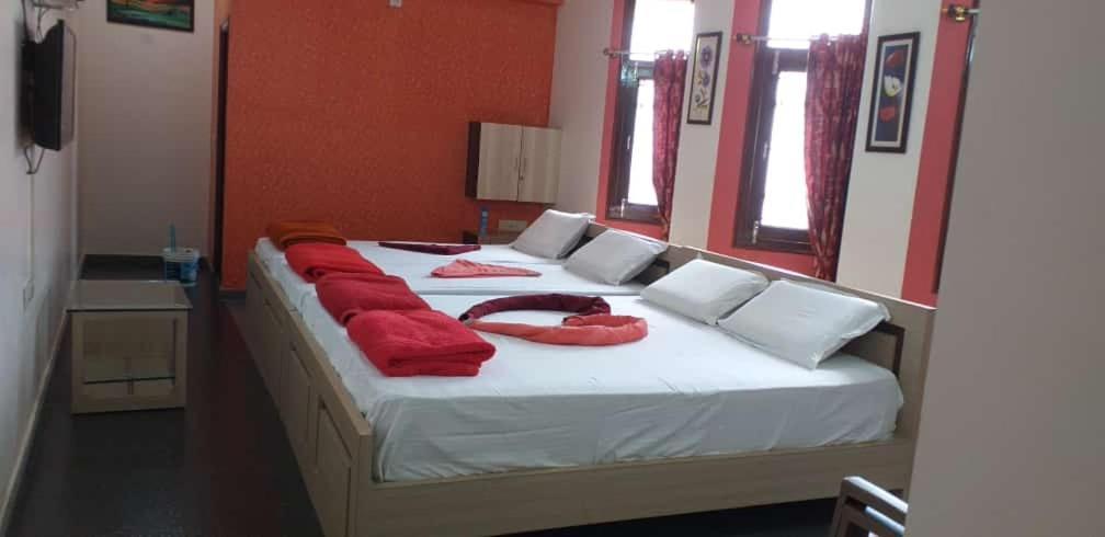 Mango Tree Homestay Хампи Экстерьер фото