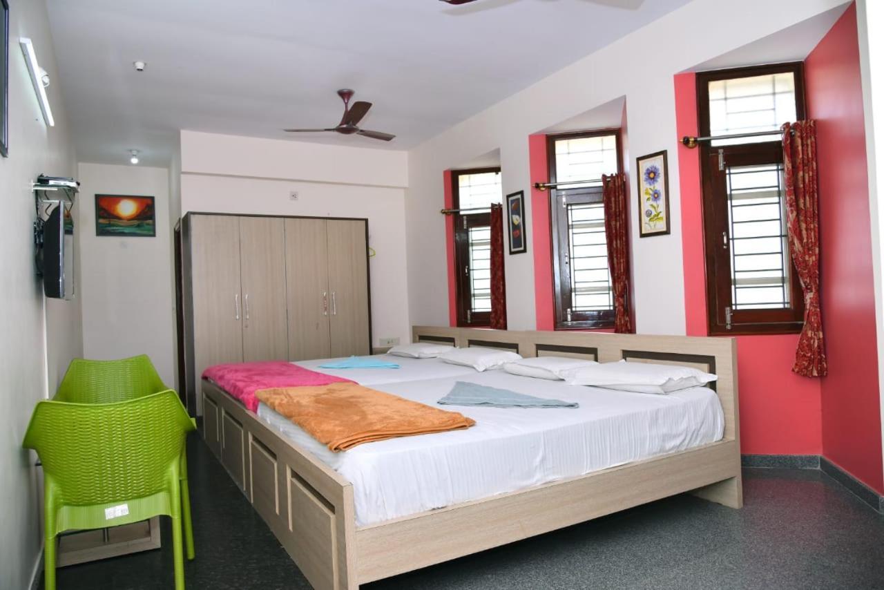 Mango Tree Homestay Хампи Экстерьер фото