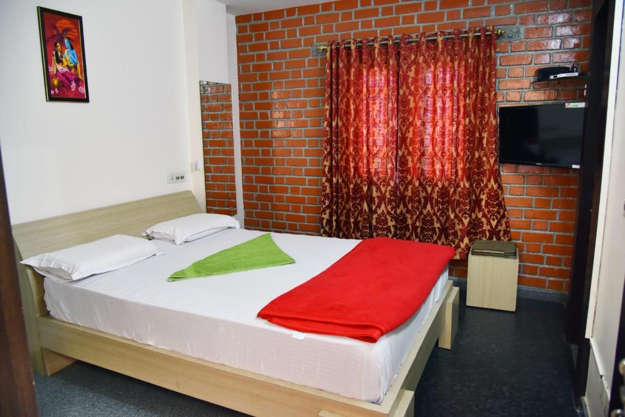 Mango Tree Homestay Хампи Экстерьер фото