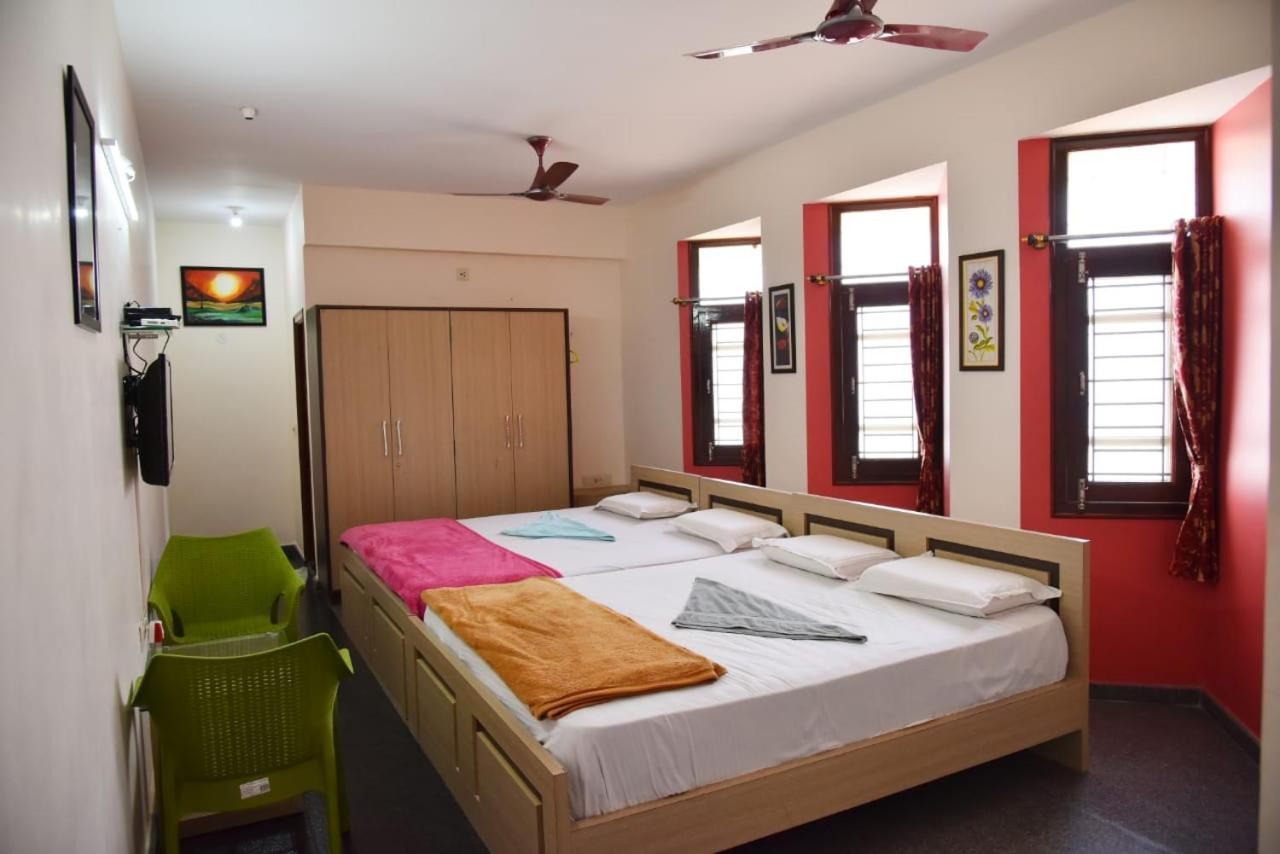 Mango Tree Homestay Хампи Экстерьер фото
