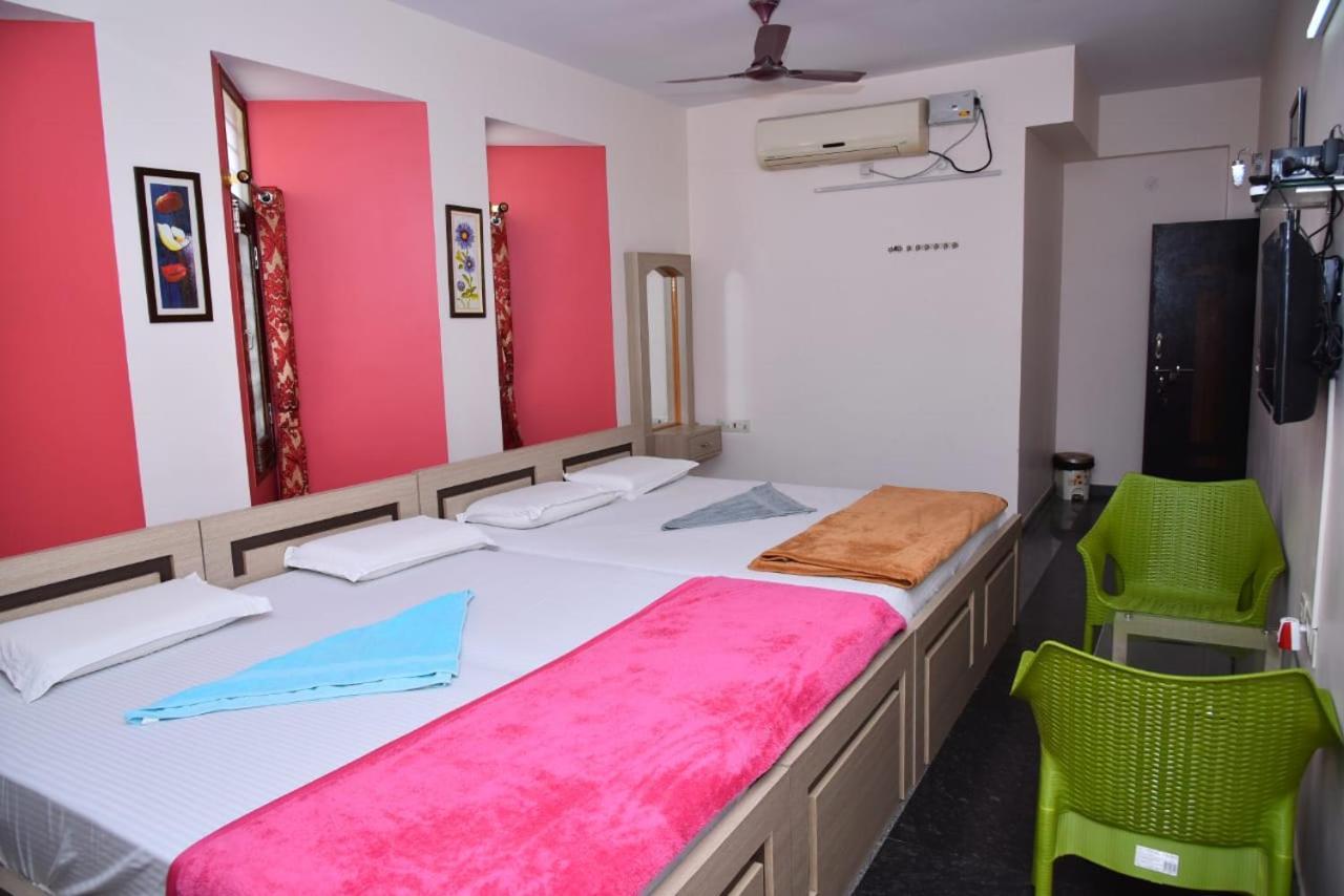 Mango Tree Homestay Хампи Экстерьер фото