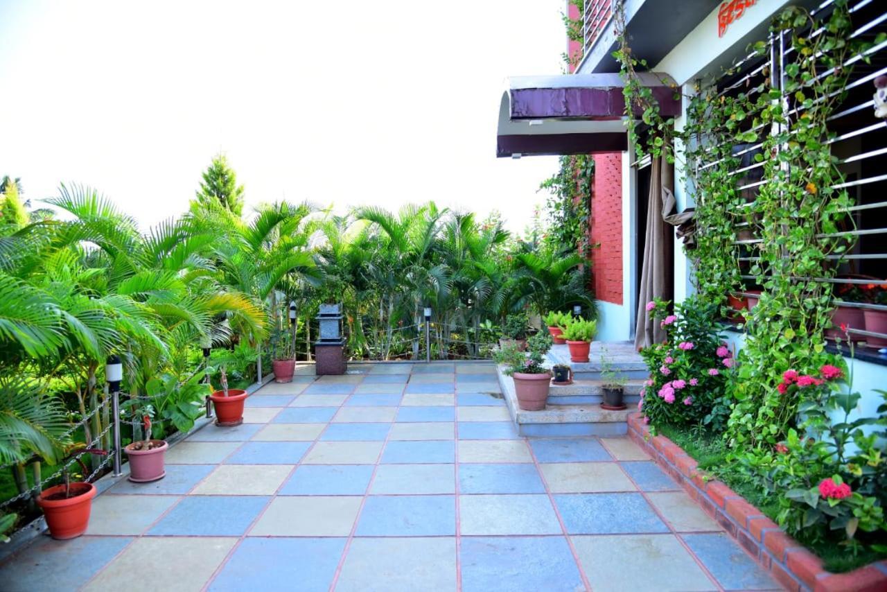 Mango Tree Homestay Хампи Экстерьер фото